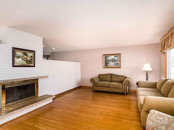 4th image of 1033 Bourne Ln