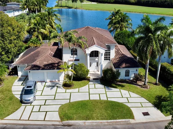 5023 NW 94 Doral Pl, Doral, FL 33178