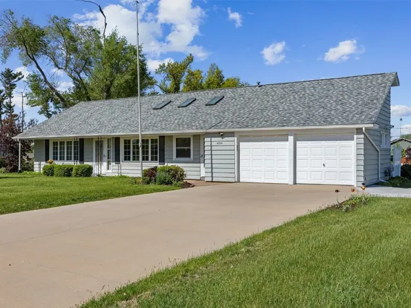 4324 C Ave NE, Cedar Rapids, IA 52402