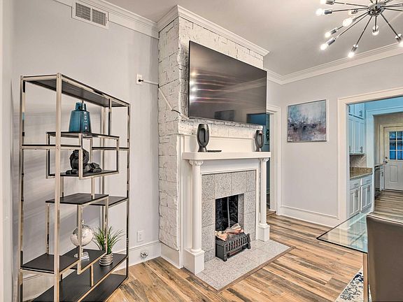 5th image of 1005 E Long St Unit B