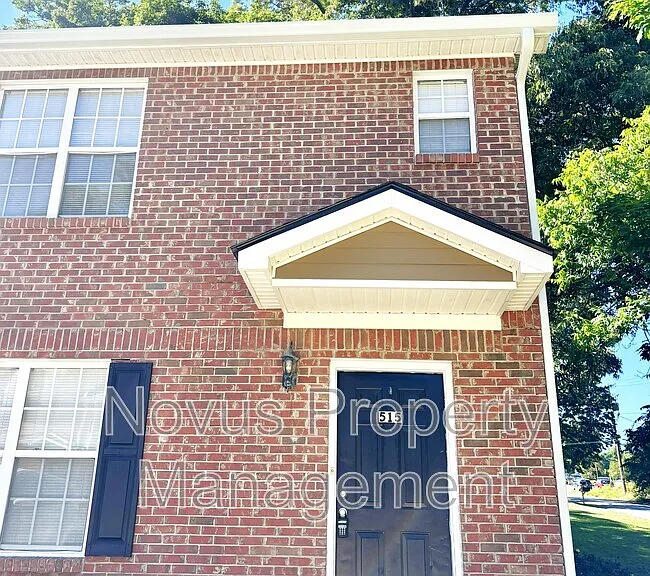 515 Lawson St — Photo 2