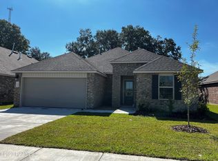 106 Augustin Dr, Maurice, LA 70555