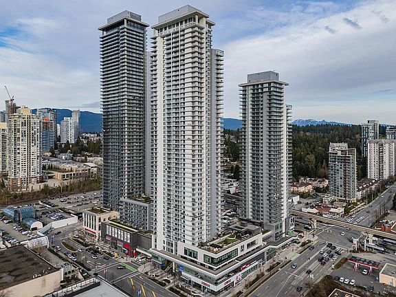 2nd image of 3833 Evergreen Pl #3211