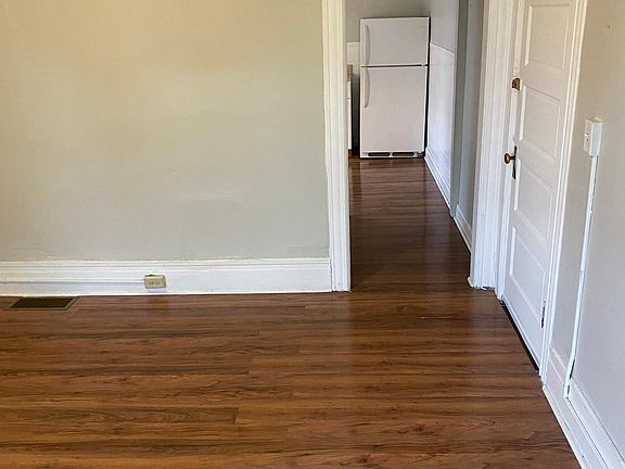 3rd image of 51 15th St #3