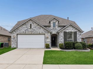 1813 Meadow Trail Ln, Aubrey, TX 76227