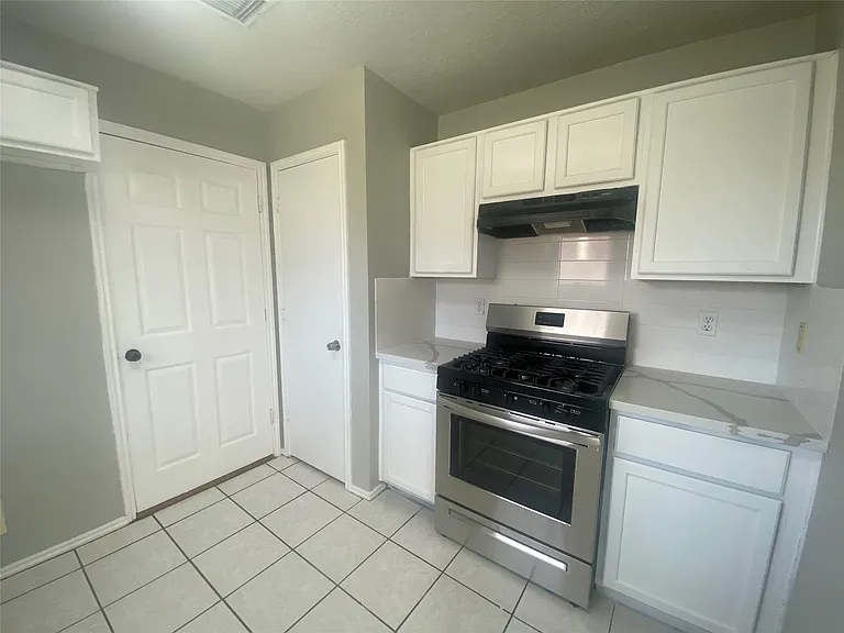 14007 Oleoke Ln — Photo 8