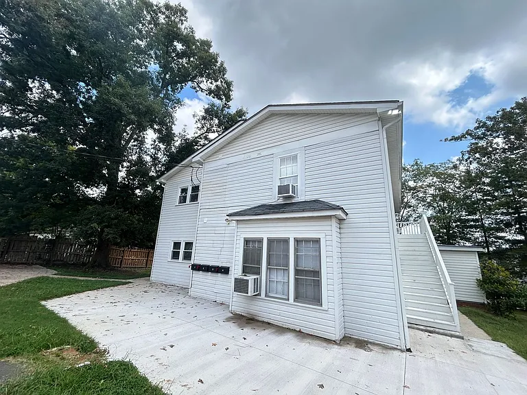 308 W Kivett St — Photo 7