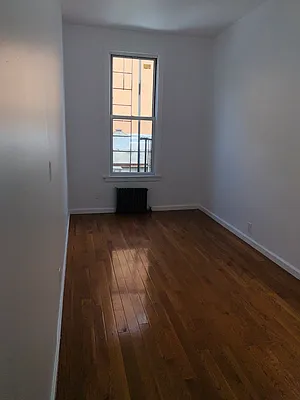 Rented by Thermos Realty & Management Inc | media 26