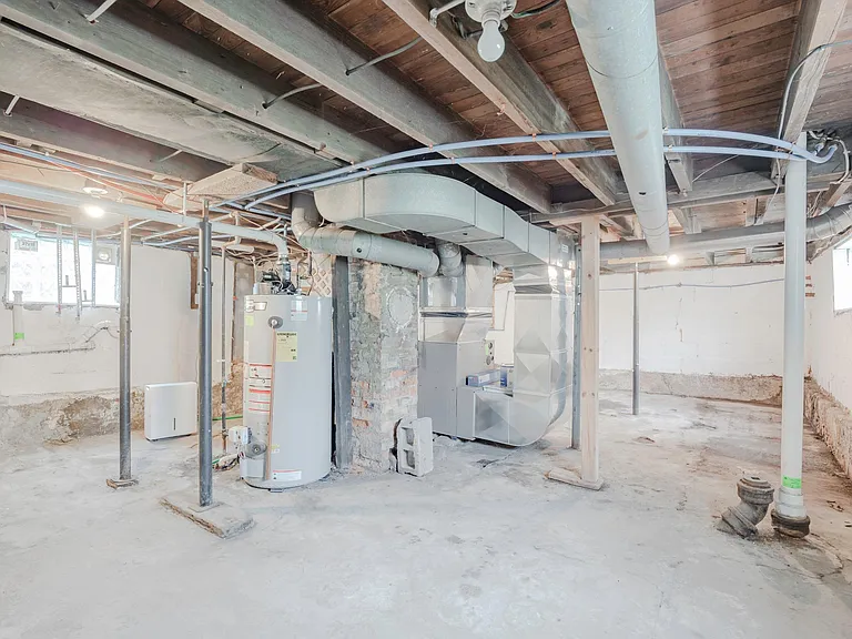 232 Lathrop St — Photo 18