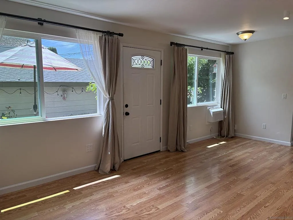 1 bed, 800 sqft, $3,900 — Photo 3