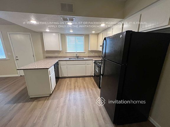 5th image of 2853 E Escondido Ave