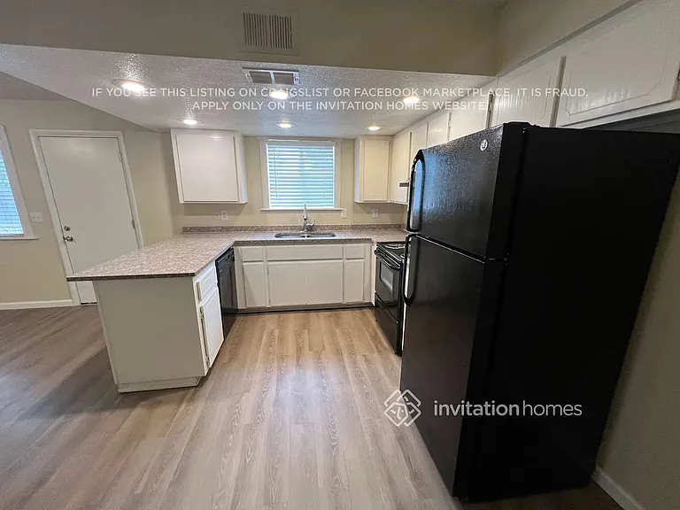 2853 E Escondido Ave — Photo 5