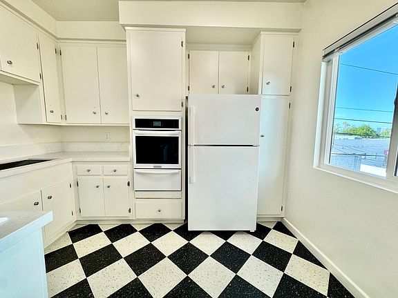 4th image of 8110 Norton Ave #8