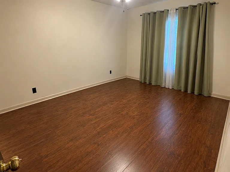 2135 NE 45th Ave — Photo 4