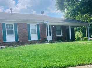 7416 Foxmont Dr, Hazelwood, MO 63042