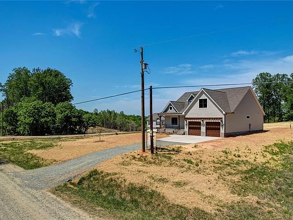 3rd image of 1375 Purcell Rd