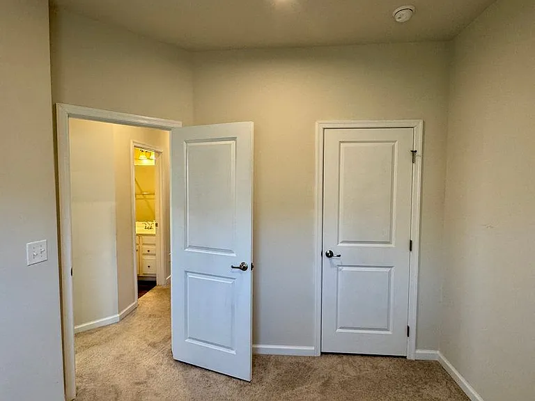 1214 Ashbury St — Photo 17