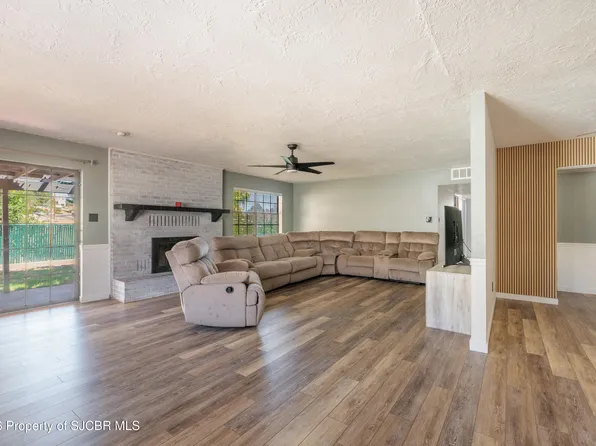 124 E Twilight Dr, Farmington, NM 87401