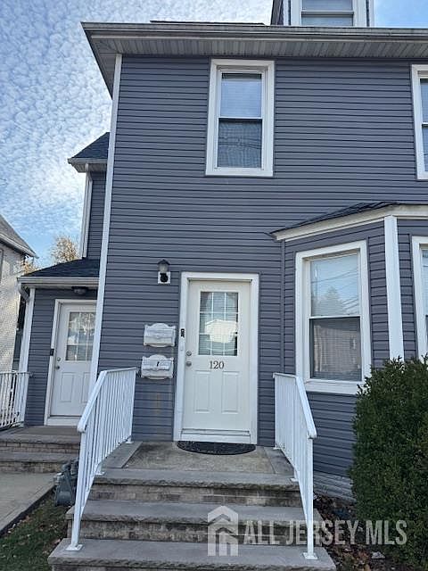 1st image of 120 Woodbridge Ave