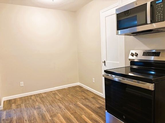 5th image of 1252 SW Topeka Blvd #11525347