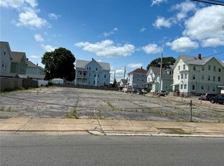 211 Carnation St, Pawtucket, RI 02860