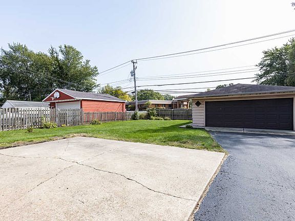 4th image of 5547 Fairway Dr