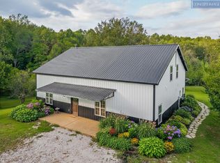 1425 Moodyville Loop, Byrdstown, TN 38549