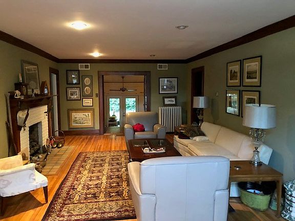 2nd image of 218 W Cooper Ave