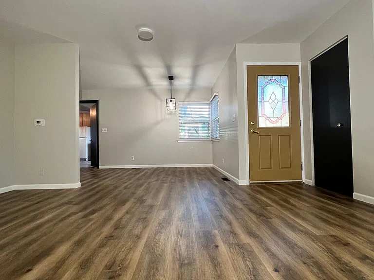 214 E Arrowhead St — Photo 10
