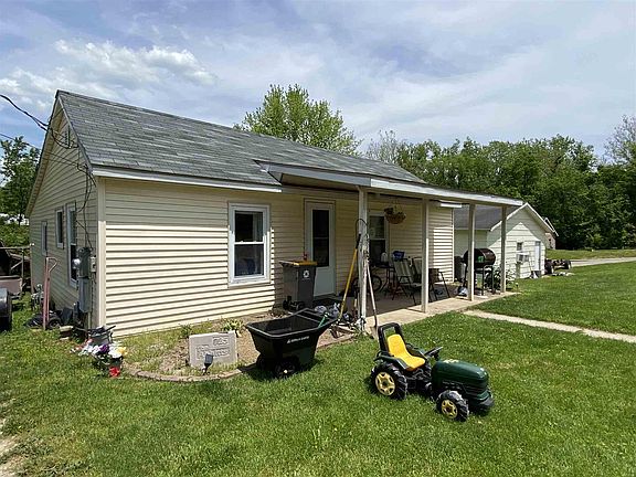 2nd image of 725 E Moody Dr