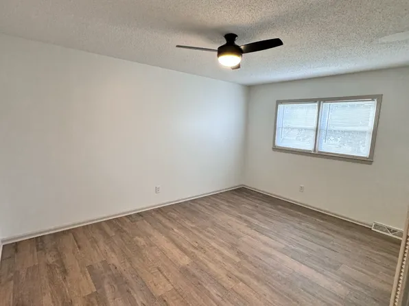 304 Woods Dr #A, Columbia, TN 38401