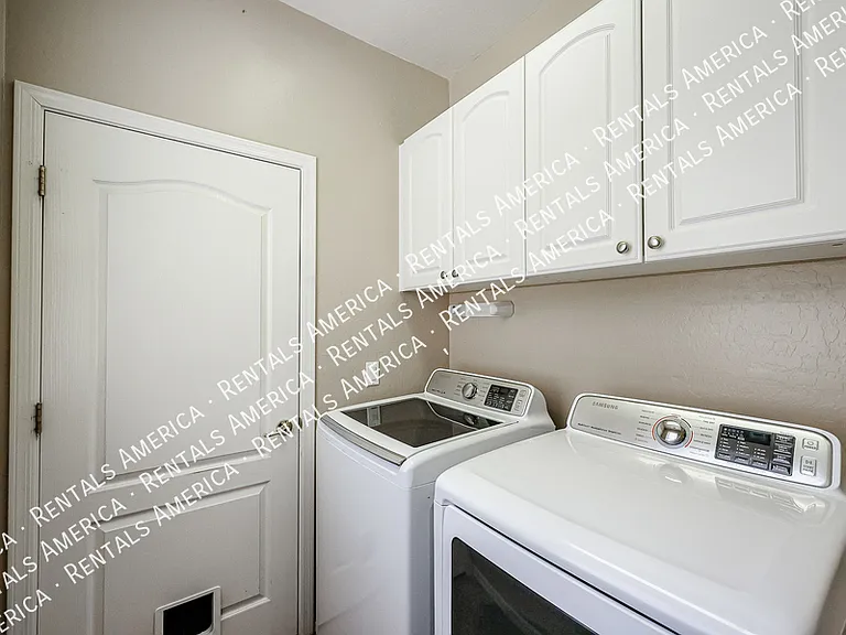 2614 W Florentine Rd — Photo 36