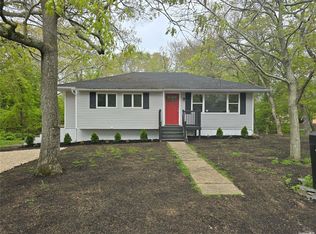 120 Woodcut Dr, Mastic Beach, NY 11951