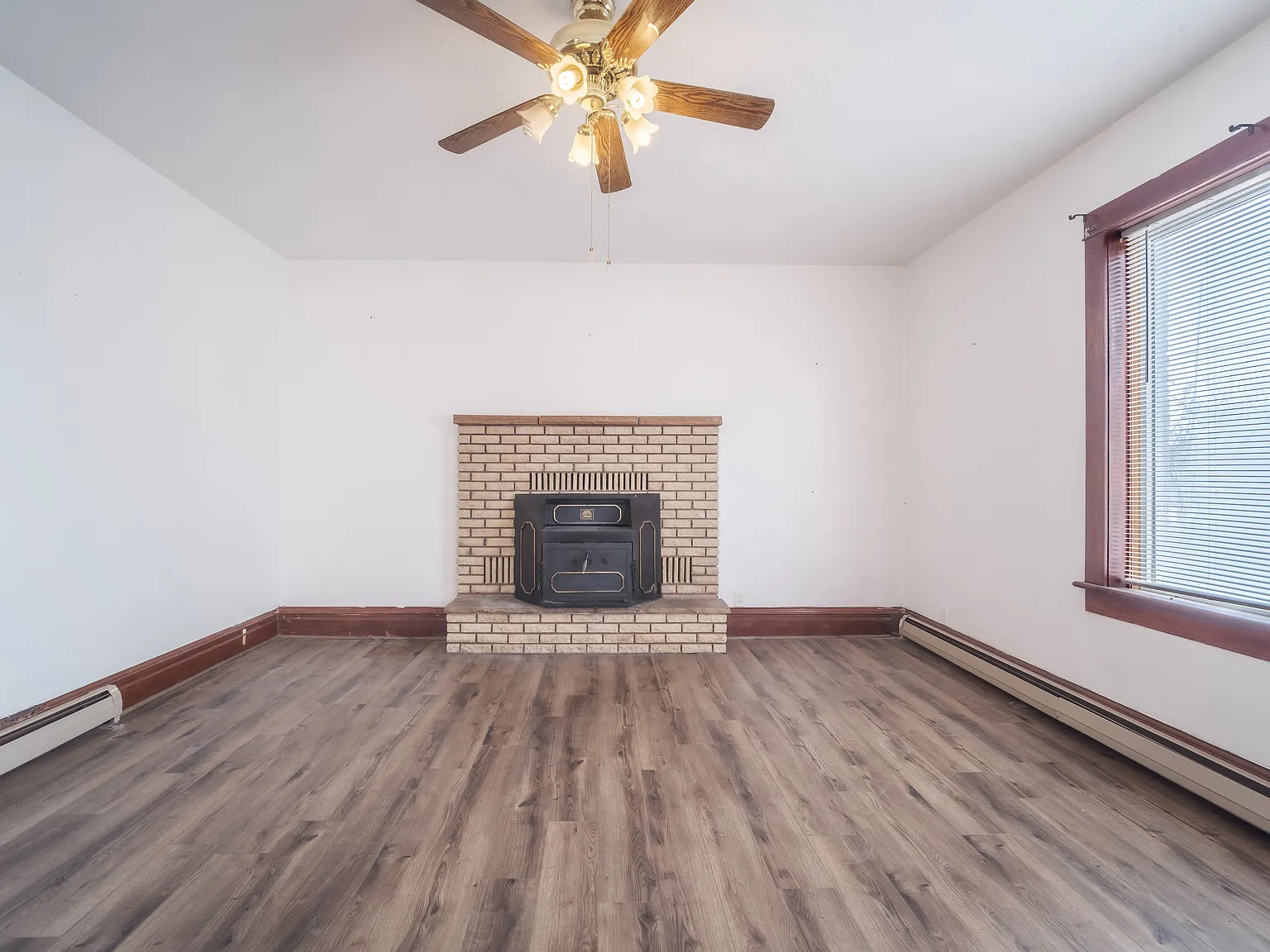 205 N Main St — Photo 2