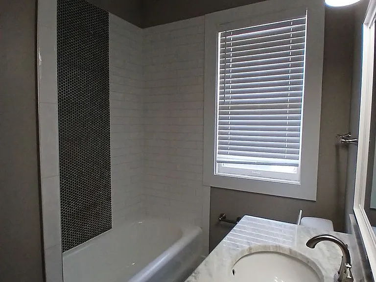 285 Hawthorne St — Photo 11