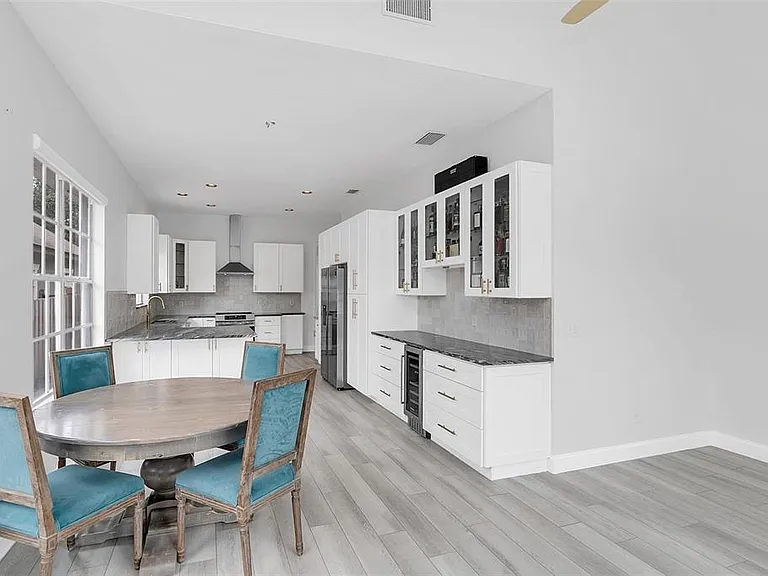 1006 Nottingham St — Photo 18