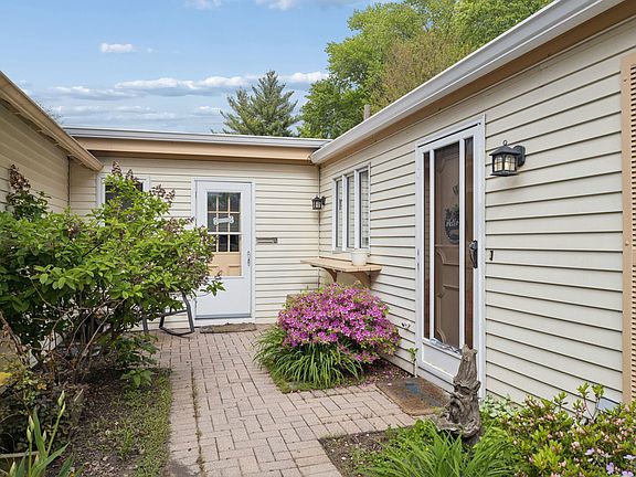 2nd image of 135 Garden Dr #135