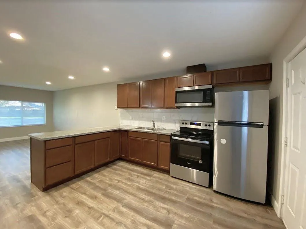 2 bed, $1,450 — Photo 4