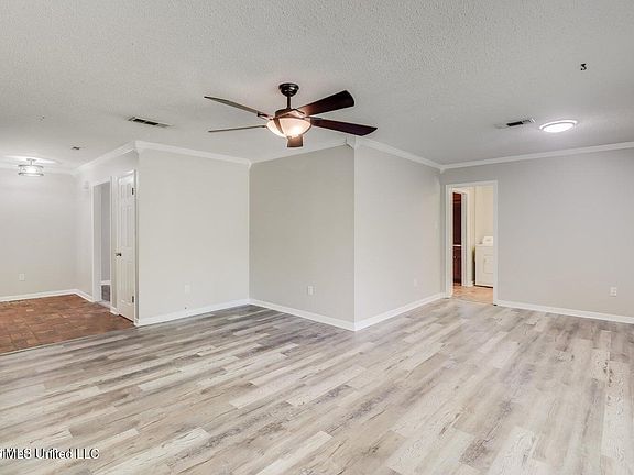 5th image of 12336 Magnolia Ct
