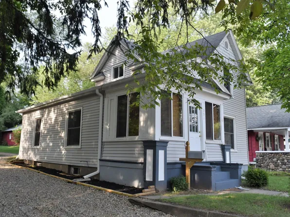 351 Emmett St E, Battle Creek, MI 49017