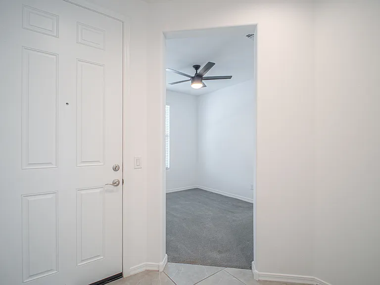 1793 N Westfall Ln — Photo 4