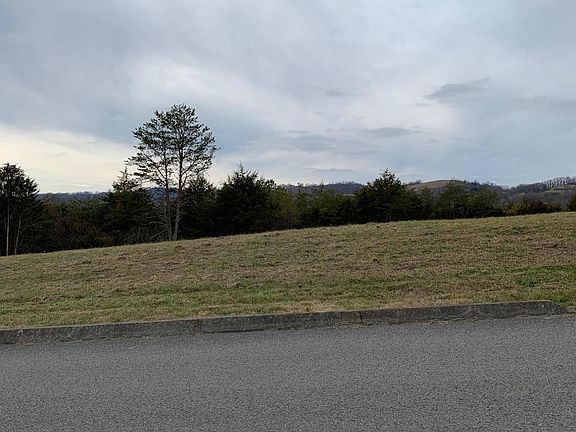 4th image of 121 Links Ct Lot 204