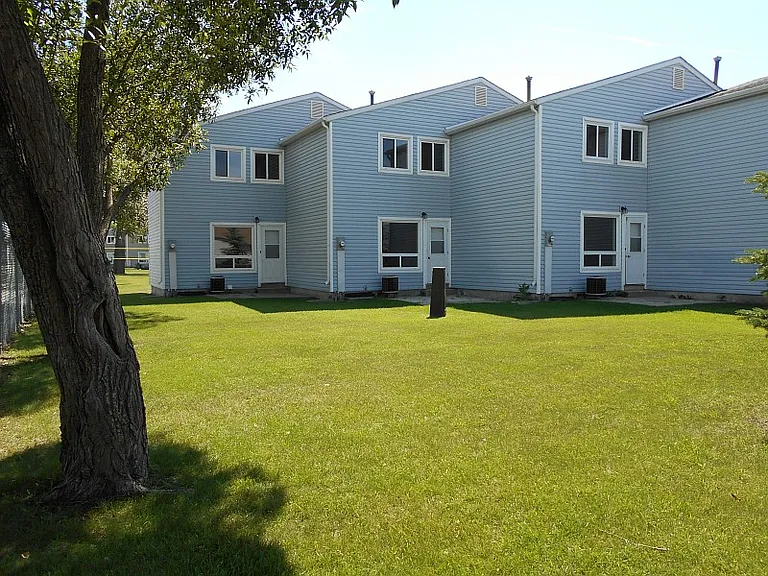 100 Wickham Rd — Photo 9