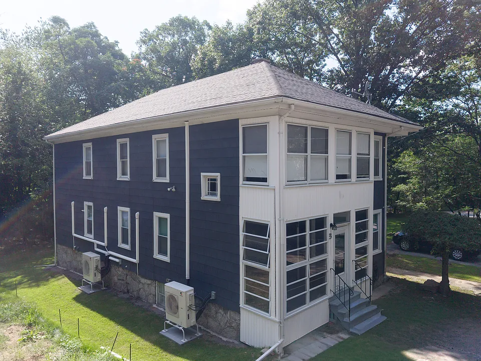 33 Dane Ave #1