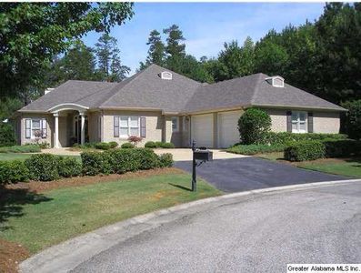 100 Caber Ct, Vestavia Hills, AL, 35242