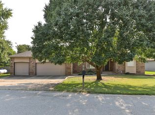 2098 N Preakness Drive, Nixa, MO 65714