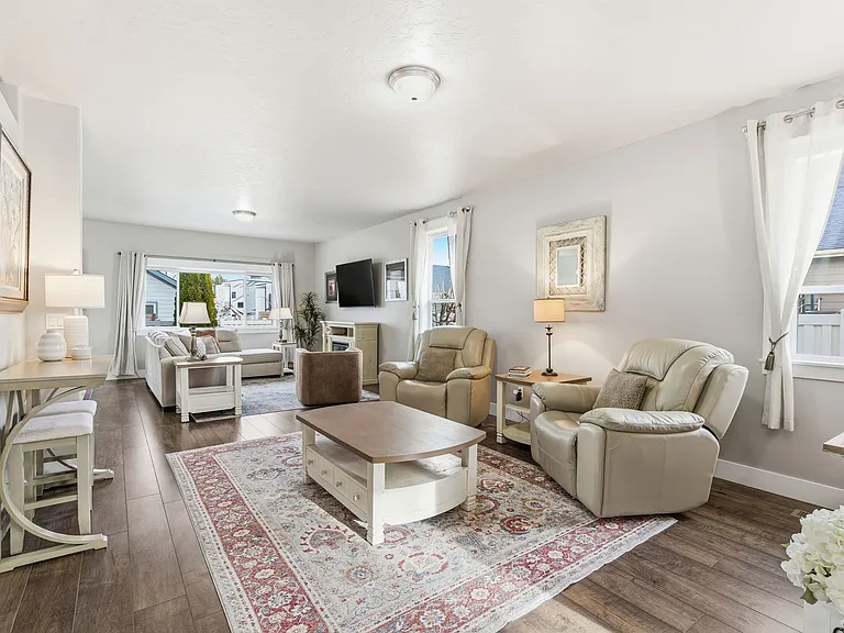 1136 Overland Trl — Photo 10