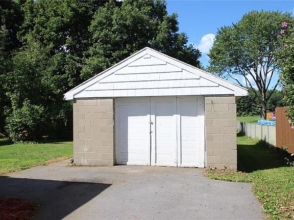 3rd image of 806 Driving Park Ave
