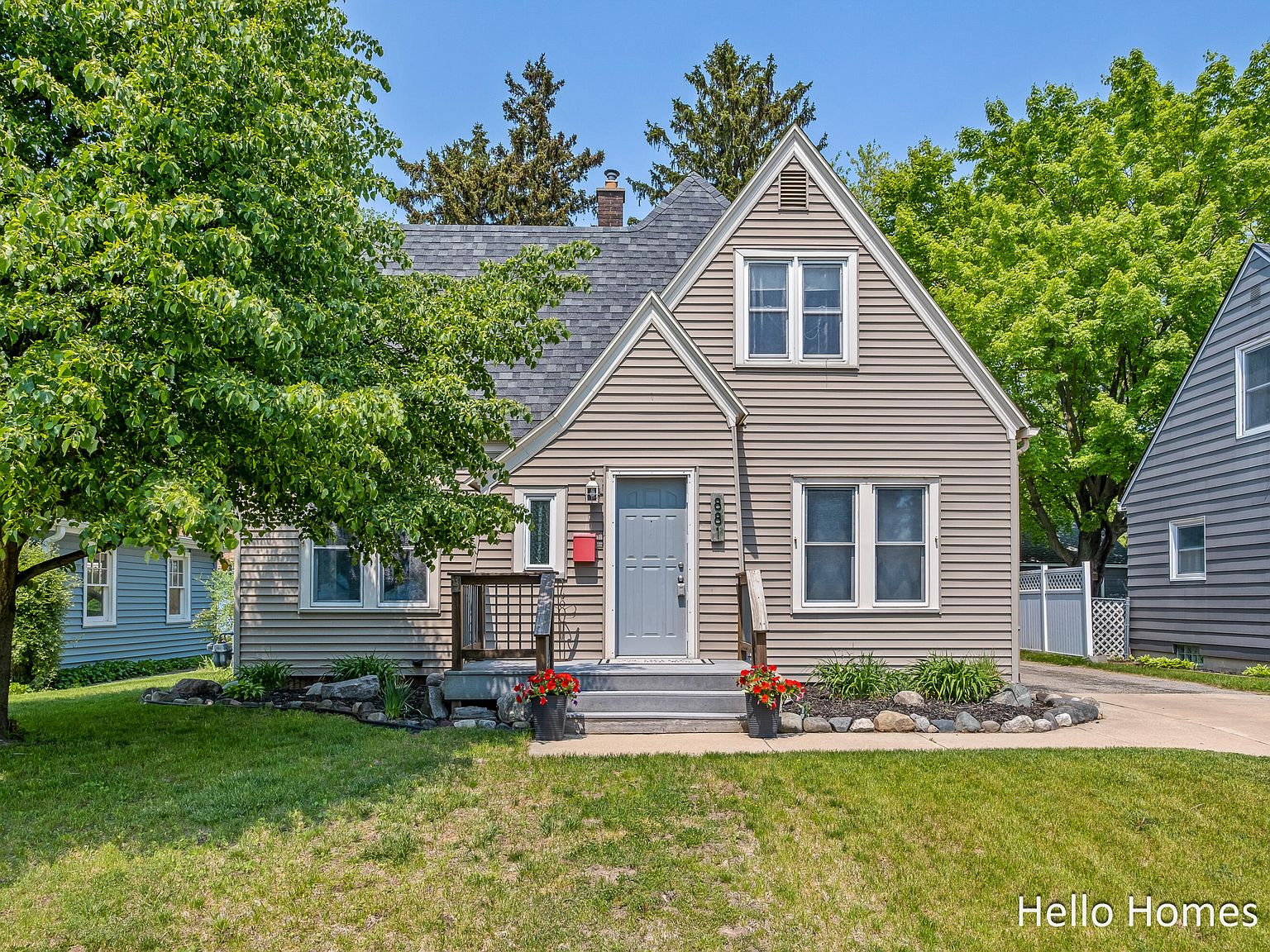 881 Dorroll St NE, Grand Rapids, MI 49505 Zillow