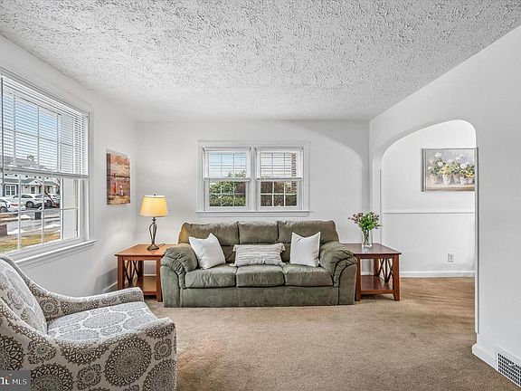 5th image of 1421 Norman Rd